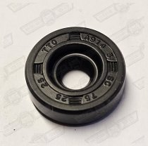 SEAL-LOW PRESSURE VALVE OPERATING ROD-AUTO.-65-71